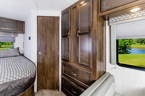 2022 Gulf Stream Conquest Class C 24ft. - FREE PRIVATE SHUTTLE - Frederick -