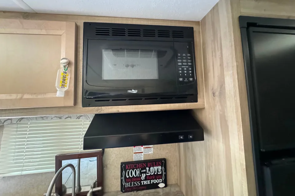Travel-Lite Adventures. Coachmen Catalina Summit