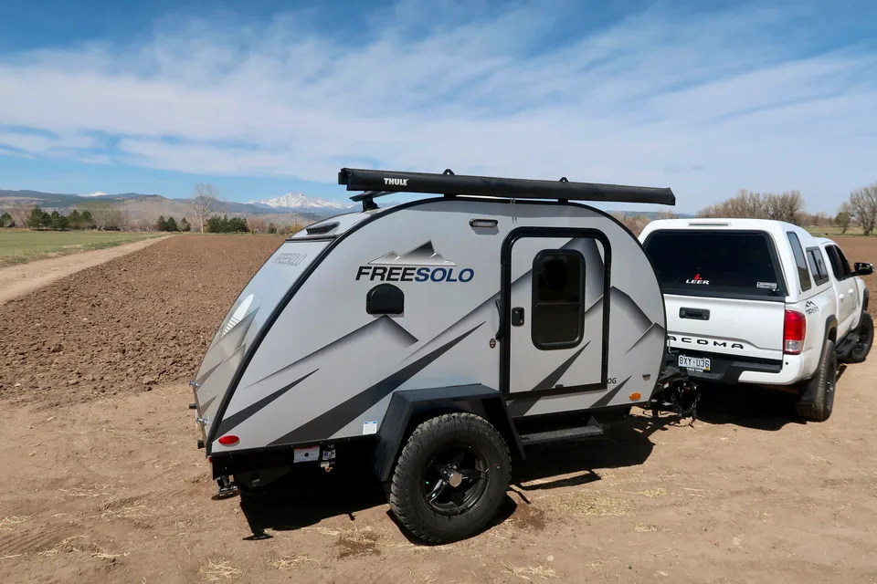 Free Solo OG Teardrop Clamshell