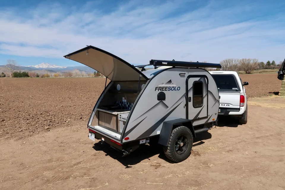 Free Solo OG Teardrop Clamshell