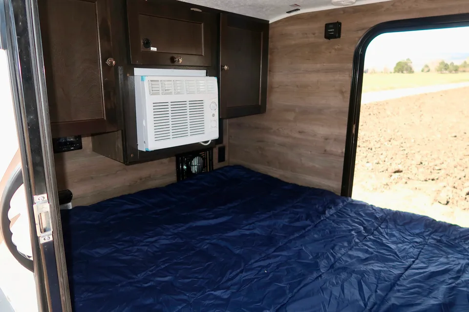 Free Solo OG Teardrop Clamshell
