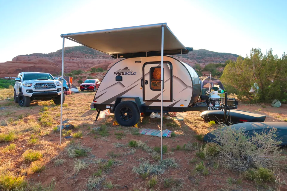 Free Solo OG Teardrop Clamshell