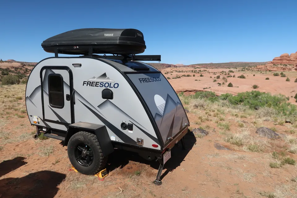 Free Solo OG Teardrop Clamshell