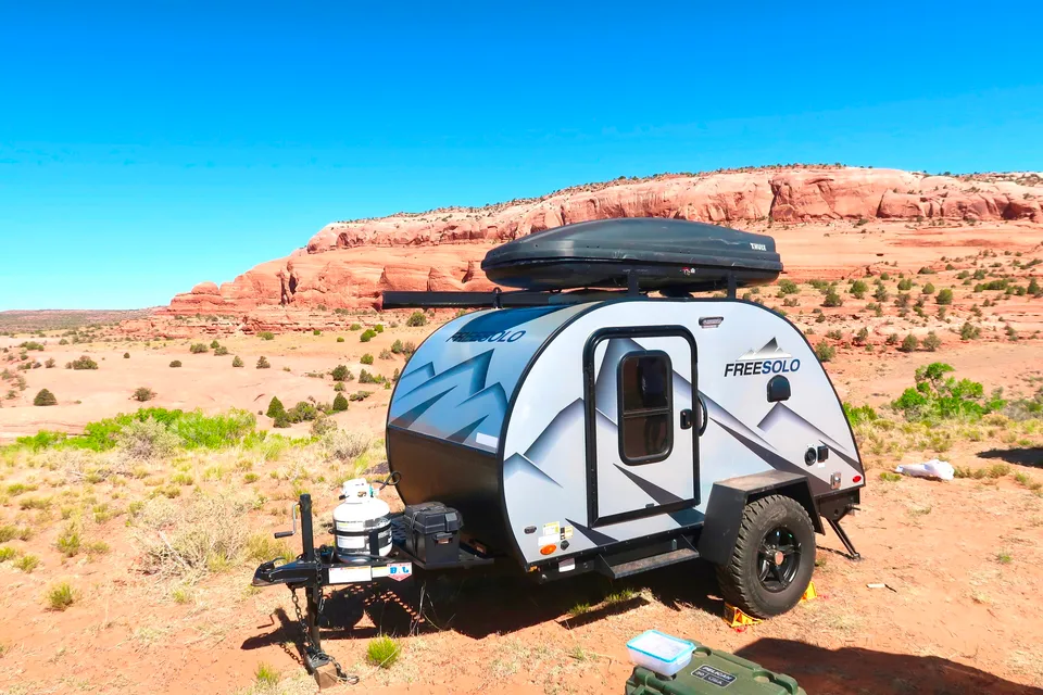 Free Solo OG Teardrop Clamshell