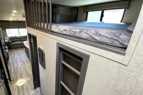 Luxury Family Getaway: Grand Design 367BHS