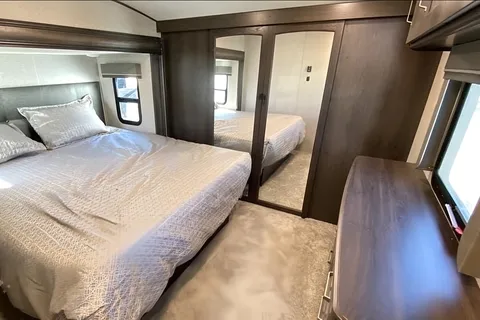 Luxury Family Getaway: Grand Design 367BHS