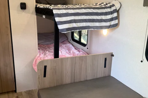 Family Memories Keystone Coleman 17B Travel Trailer