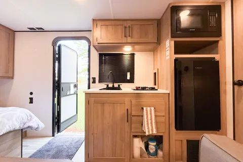 Family Memories Keystone Coleman 17B Travel Trailer