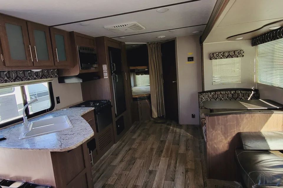 Coastal Cruiser – Your Home on the Road Hideout 274LHS Travel Trailer