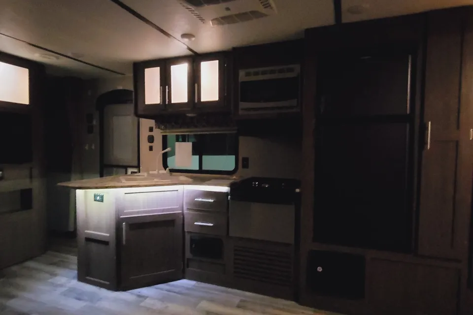 Coastal Cruiser – Your Home on the Road Hideout 274LHS Travel Trailer