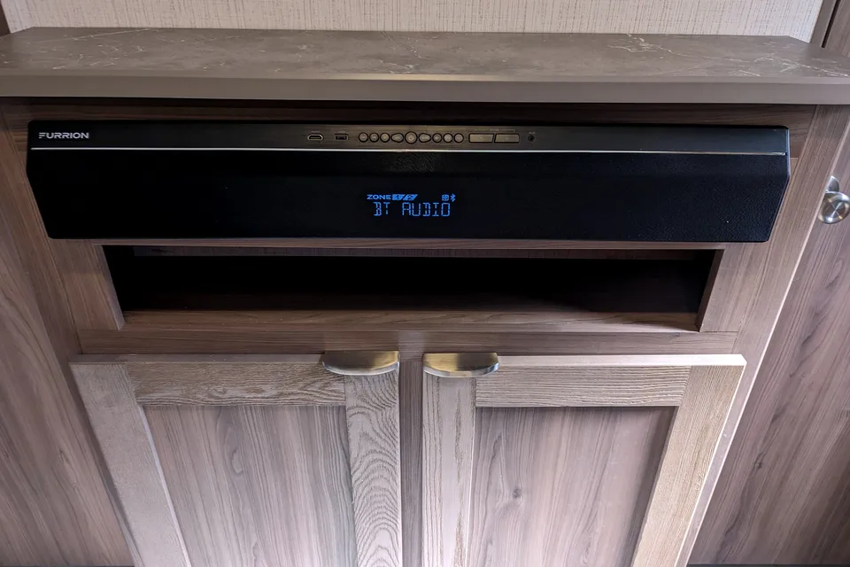 Lexury MPG Traver Trailer