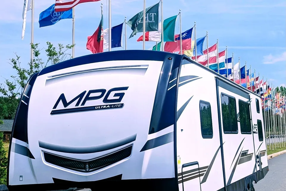 Lexury MPG Traver Trailer