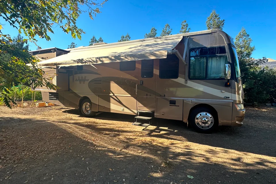 Steve's Winnebago Adventurer Class A
