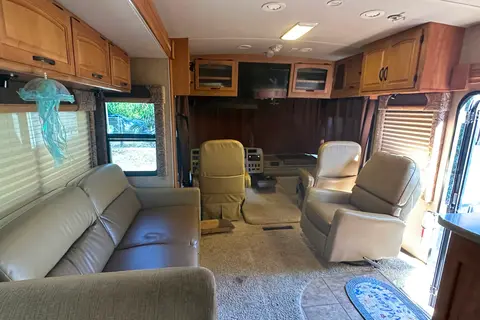 Steve's Winnebago Adventurer Class A