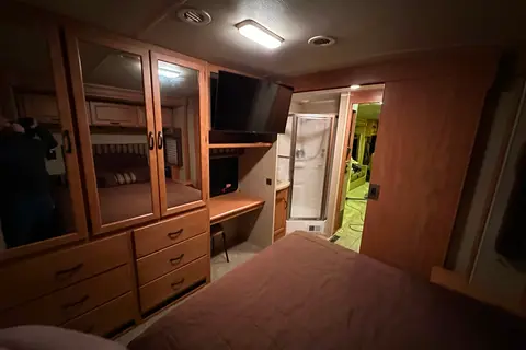 Steve's Winnebago Adventurer Class A
