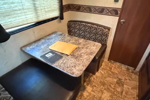 James's the Hobbit, Zinger Travel Trailer
