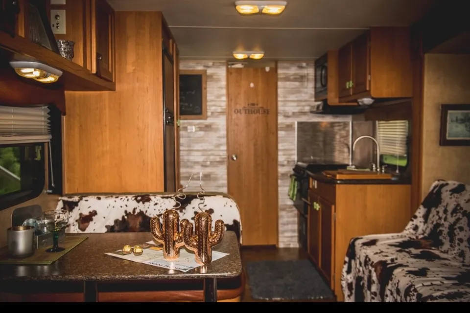 O’Keefes WILD WEST SALOON Travel trailer