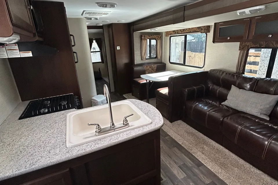 Tyler's Keystone 308BHS Travel Trailer