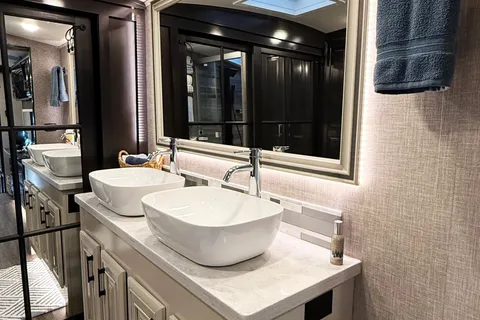Luxury RV Cottage