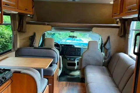 Tammy's Thor Motor Coach 28A Thor Majestic Class C