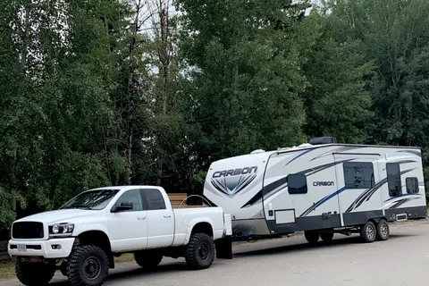 Sicamous Carbon 33 Toy Hauler