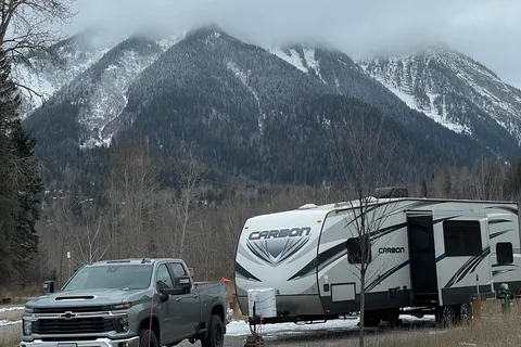 Sicamous Carbon 33 Toy Hauler