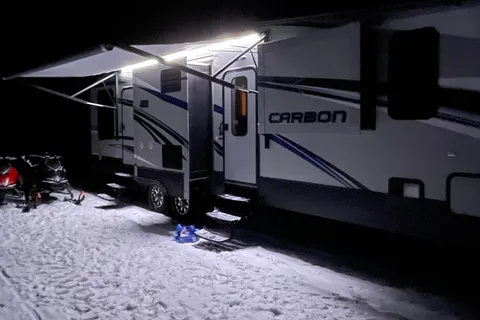 Sicamous Carbon 33 Toy Hauler