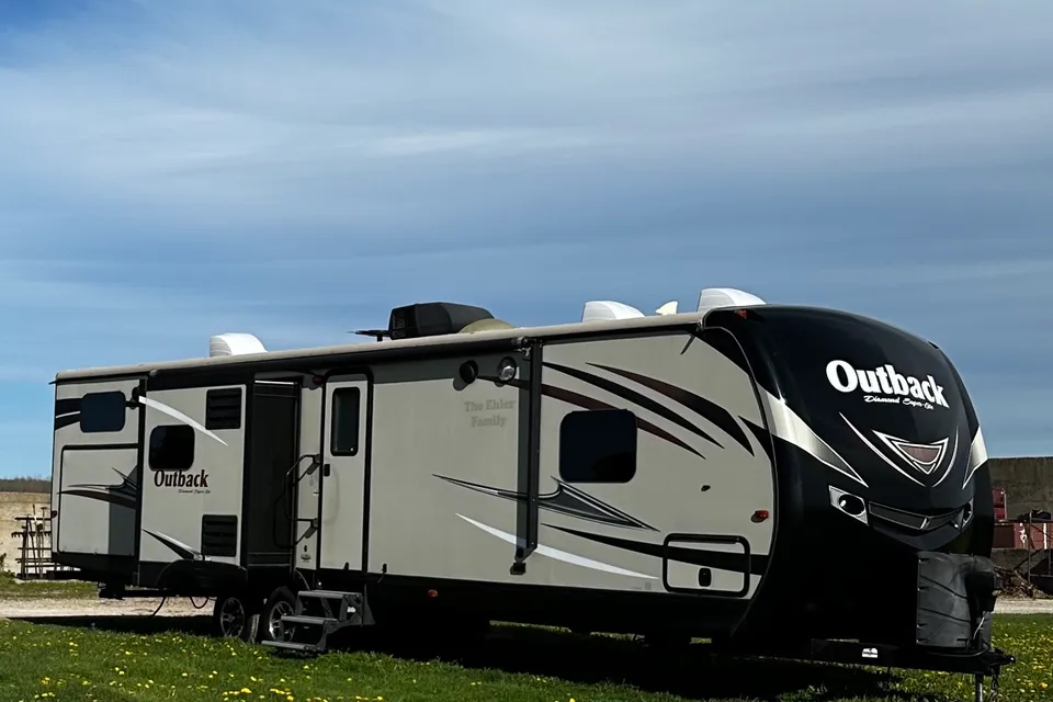 Bridge Family Keystone Outback Diamond Super Lite Travel Trailer