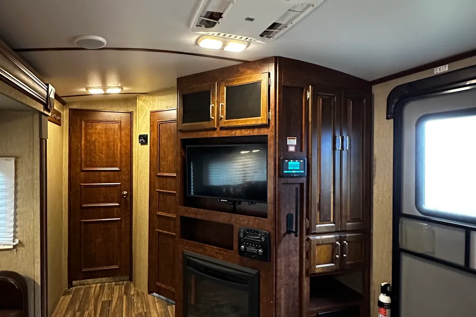 Bridge Family Keystone Outback Diamond Super Lite Travel Trailer