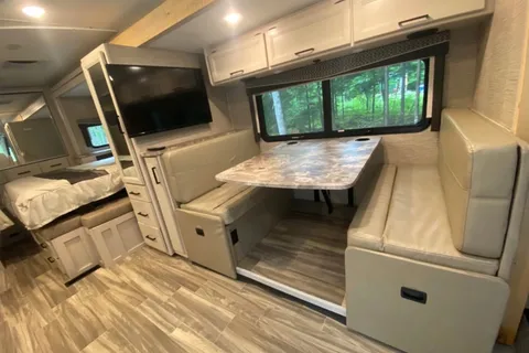 Modern Luxury Meets Easy Driving – 2022 Thor Axis RUV 25.6