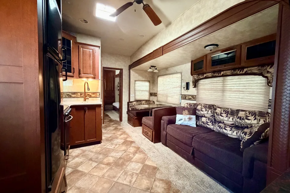 Bayou Ball Farms Forest River Sandpiper Fifth Wheel