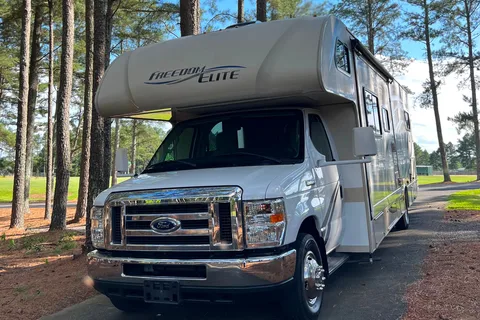Alex's Thor Motor Coach Freelander Class C Bunkhouse