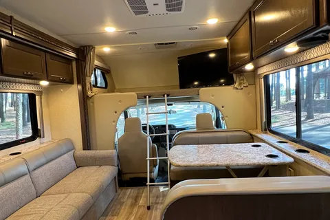 Alex's Thor Motor Coach Freelander Class C Bunkhouse