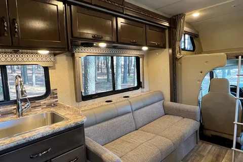 Alex's Thor Motor Coach Freelander Class C Bunkhouse