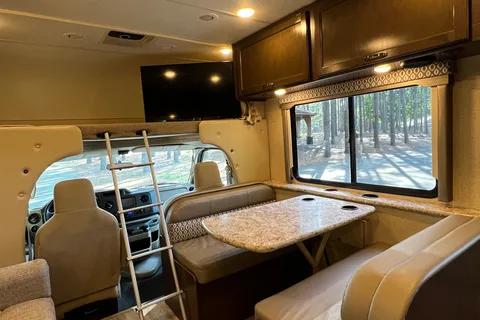 Alex's Thor Motor Coach Freelander Class C Bunkhouse