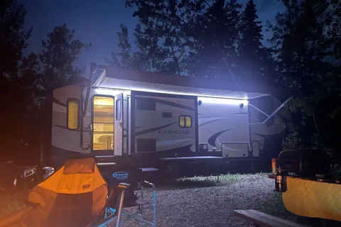 Luxury 2018 Keystone Cougar – Spacious Rear Living RV | Perfect Family Camping