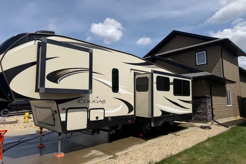 Luxury 2018 Keystone Cougar – Spacious Rear Living RV | Perfect Family Camping