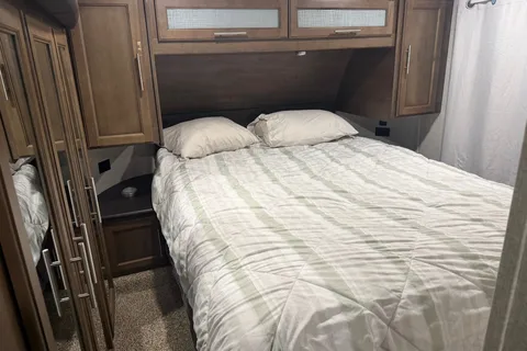 Luxury 2018 Keystone Cougar – Spacious Rear Living RV | Perfect Family Camping