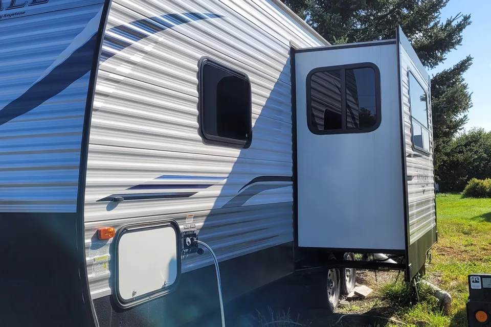 Elvis's Keystone Springdale SG235RB Travel Trailer