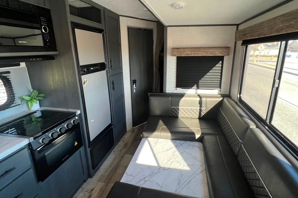Pack your bags!! 🧳 2021 Aspen Trail 2810BHSWE Travel Trailer