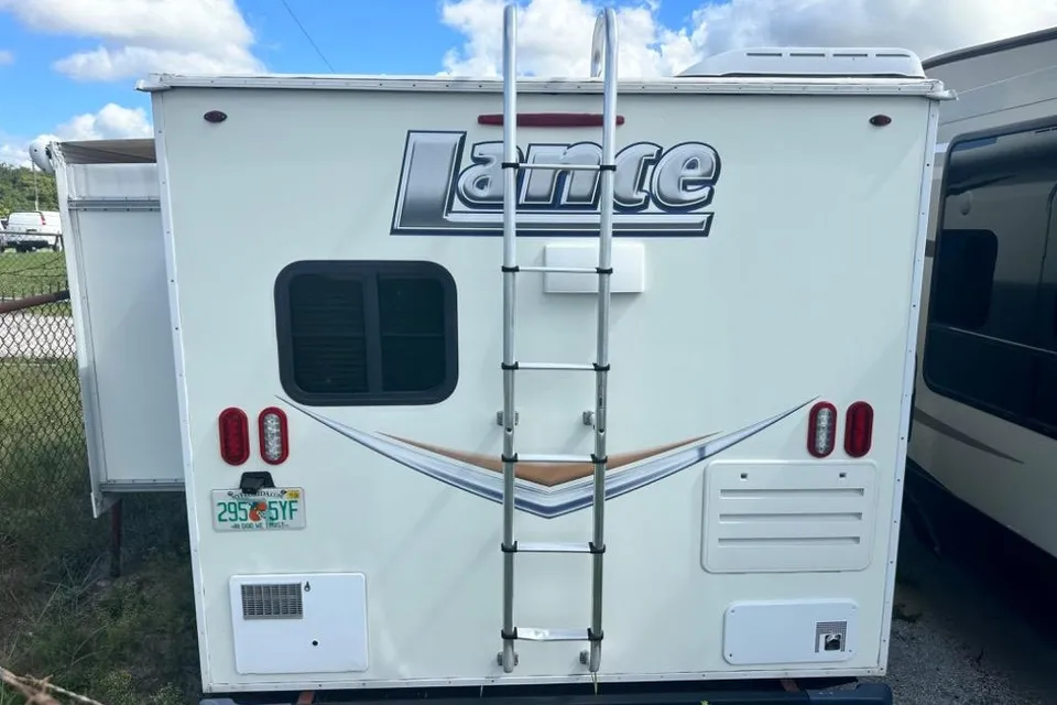 Mike's Lance 2285 Travel Trailer