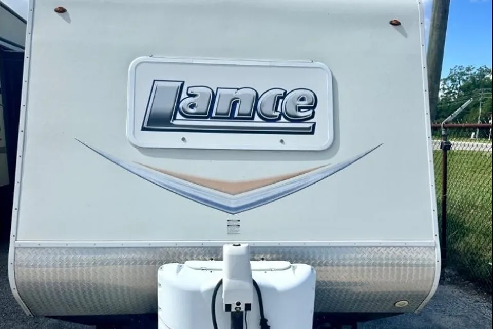 Mike's Lance 2285 Travel Trailer