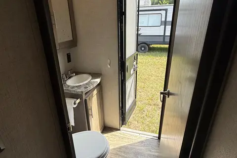 (Delivery ONLY) Sunset Trail, sleeps 10+, 2 bathrooms