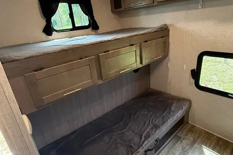 (Delivery ONLY) Sunset Trail, sleeps 10+, 2 bathrooms