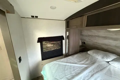 (Delivery ONLY) Sunset Trail, sleeps 10+, 2 bathrooms