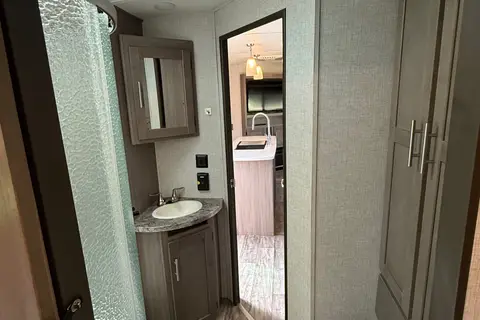(Delivery ONLY) Sunset Trail, sleeps 10+, 2 bathrooms