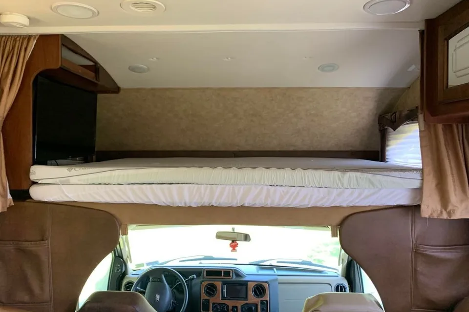 Harvey - Gpa’s Jayco Greyhawk Class C
