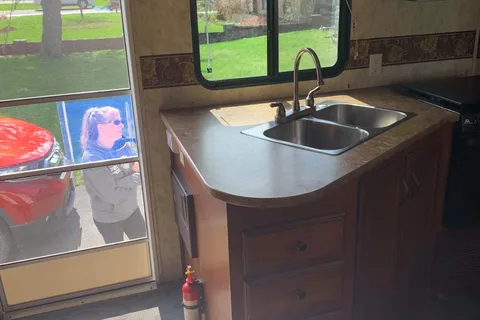 Annie’s Coachmen Chapparel Lite Fifth Wheel