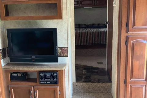 Annie’s Coachmen Chapparel Lite Fifth Wheel