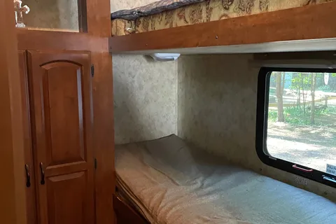 Annie’s Coachmen Chapparel Lite Fifth Wheel
